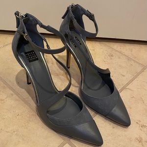 White House Black Market Size 9 Pumps